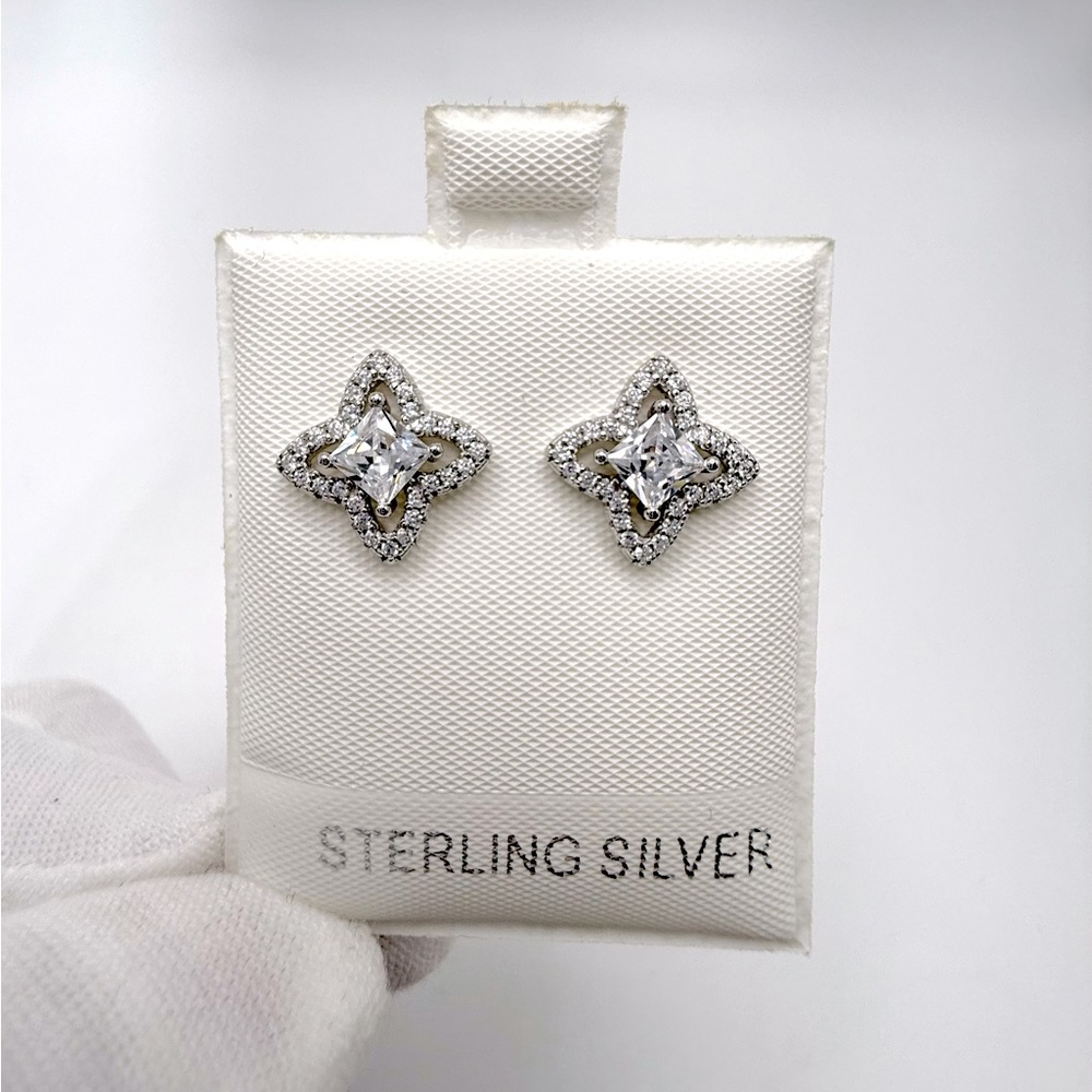 .925 Sterling Silver Clover Style Cz Post Earrings - Picture 4 of 14